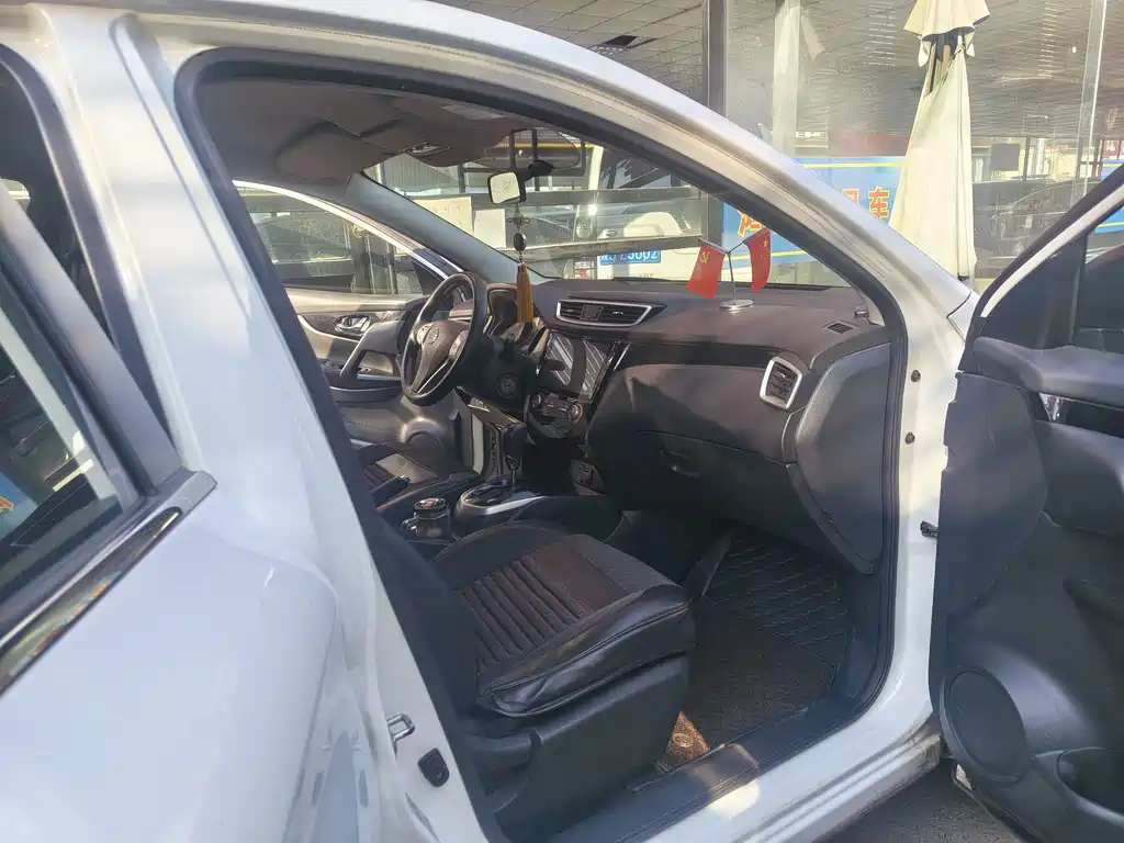 Nissan Qashqai — миниатюра 9