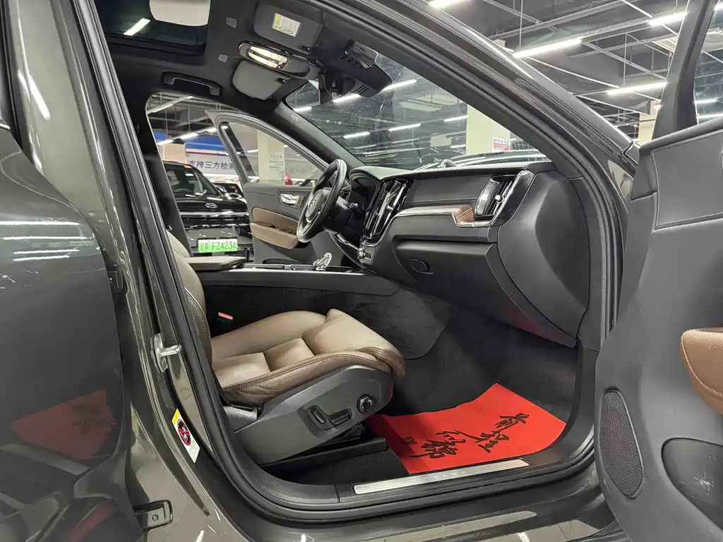 Volvo XC60 — миниатюра 10