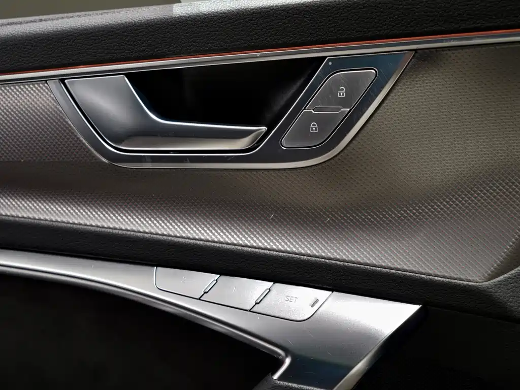 Audi A6L — миниатюра 6