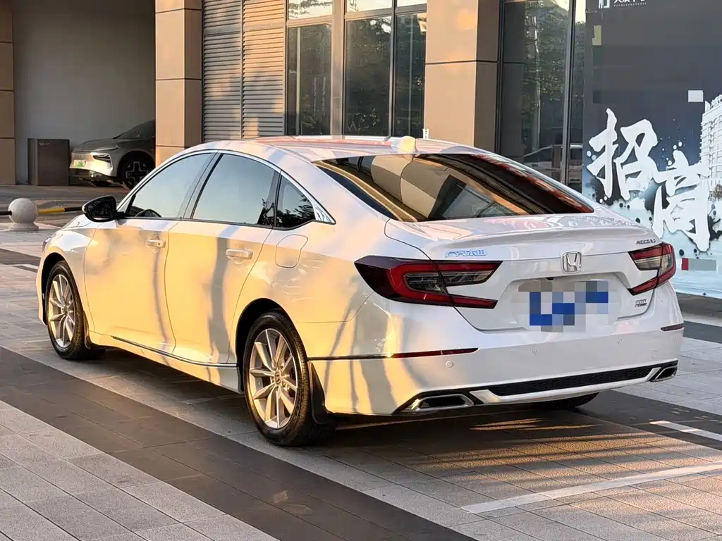 Honda Accord — миниатюра 9