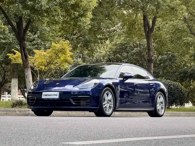 PORSCHE PANAMERA 2022