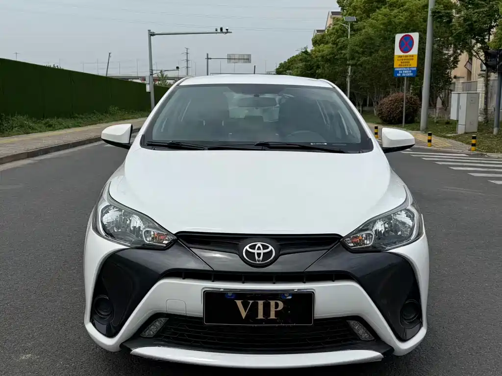 Toyota Yaris L — миниатюра 2