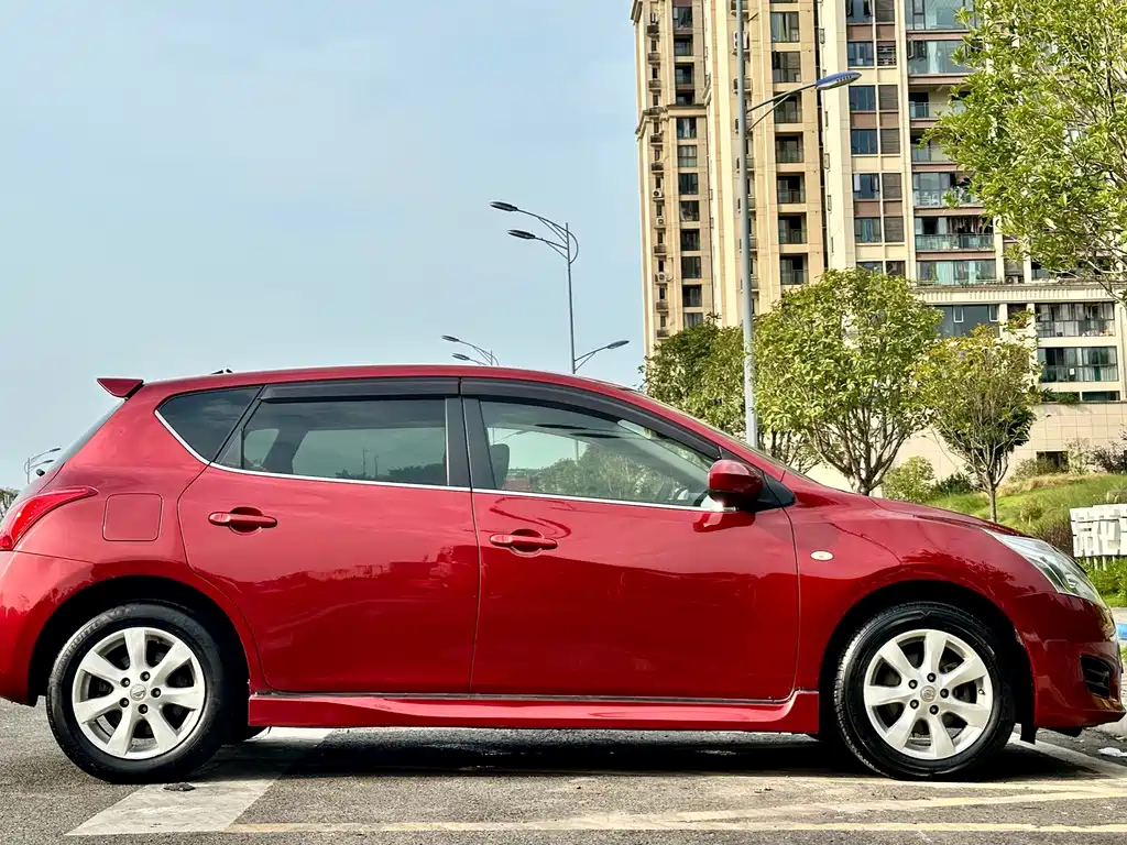 Nissan Tiida 1.6L CVT Luxury Type, фото 11