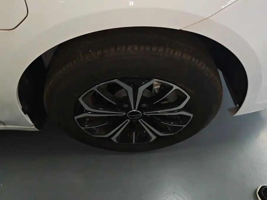 Roewe i6 MAX New Energy — миниатюра 6
