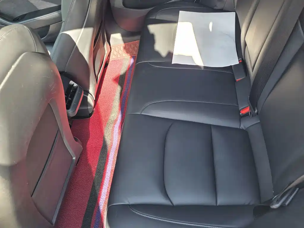 Tesla Model 3 — миниатюра 11