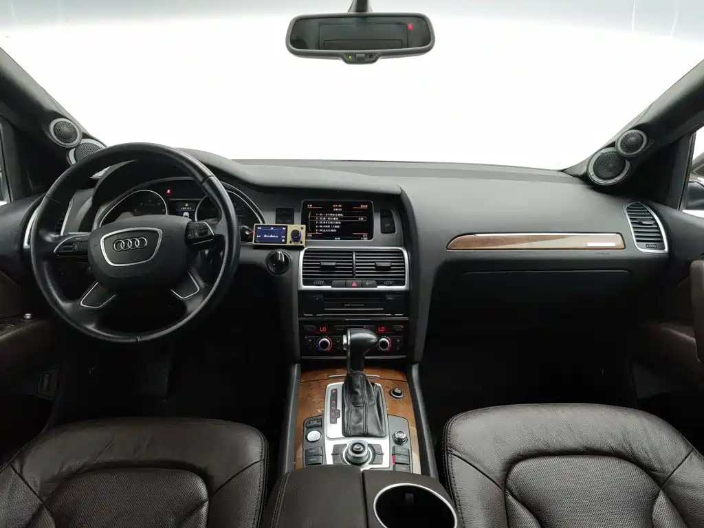 Audi Q7 — миниатюра 5
