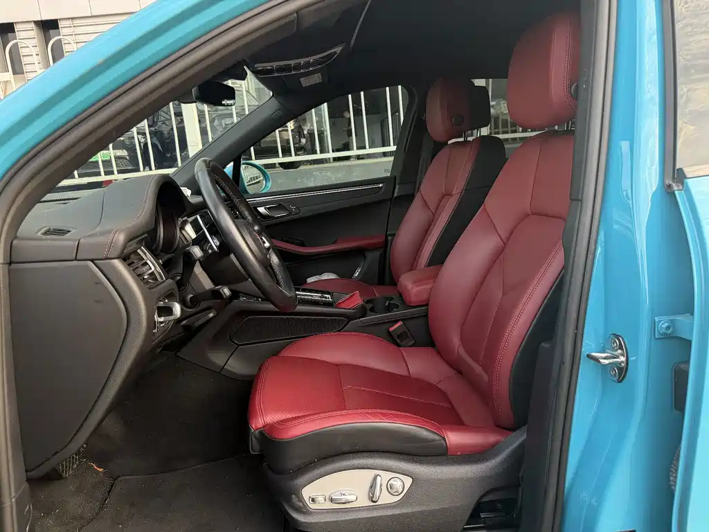 Porsche Macan — миниатюра 9
