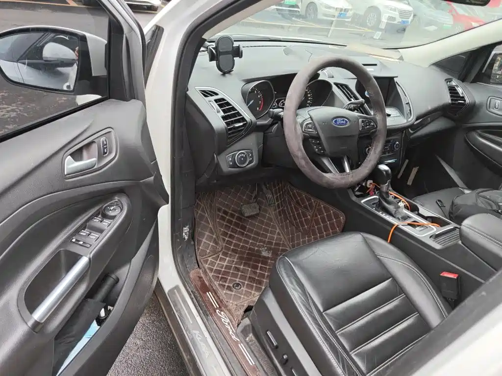Ford Kuga — миниатюра 12