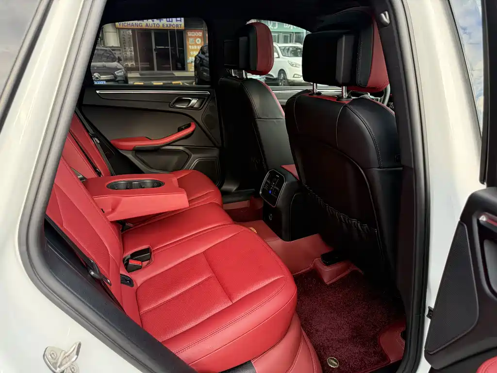 Porsche Macan — миниатюра 13