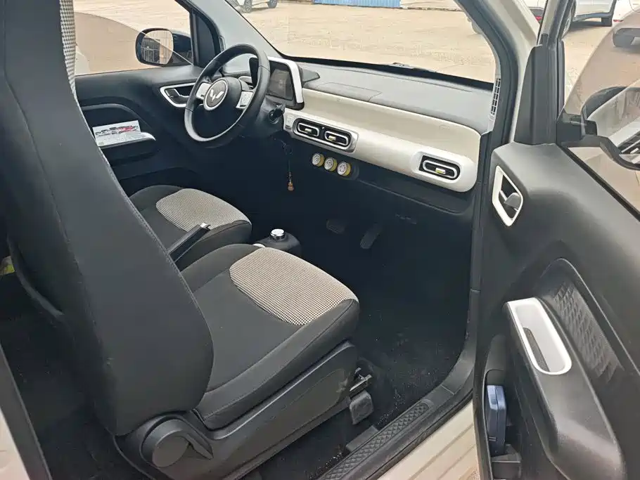 Wuling MINIEV — миниатюра 8