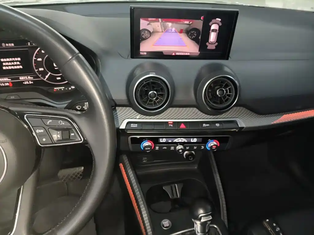 Audi Q2L e-tron — миниатюра 13