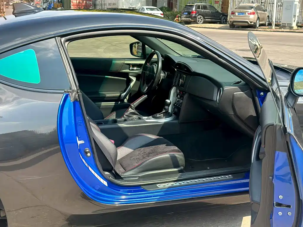 Subaru BRZ — миниатюра 6