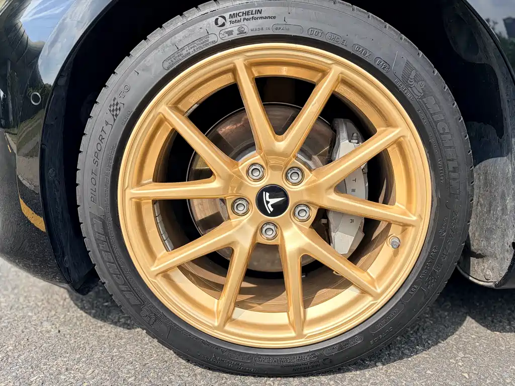 Tesla Model 3 — миниатюра 20