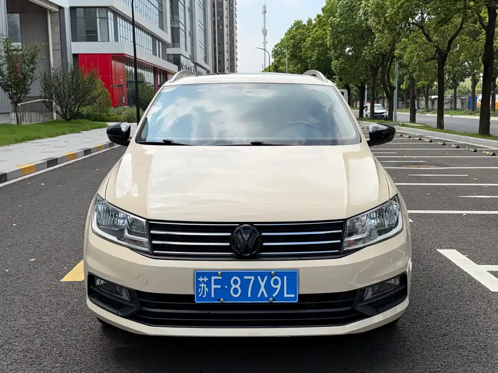 Volkswagen Santana — миниатюра 2