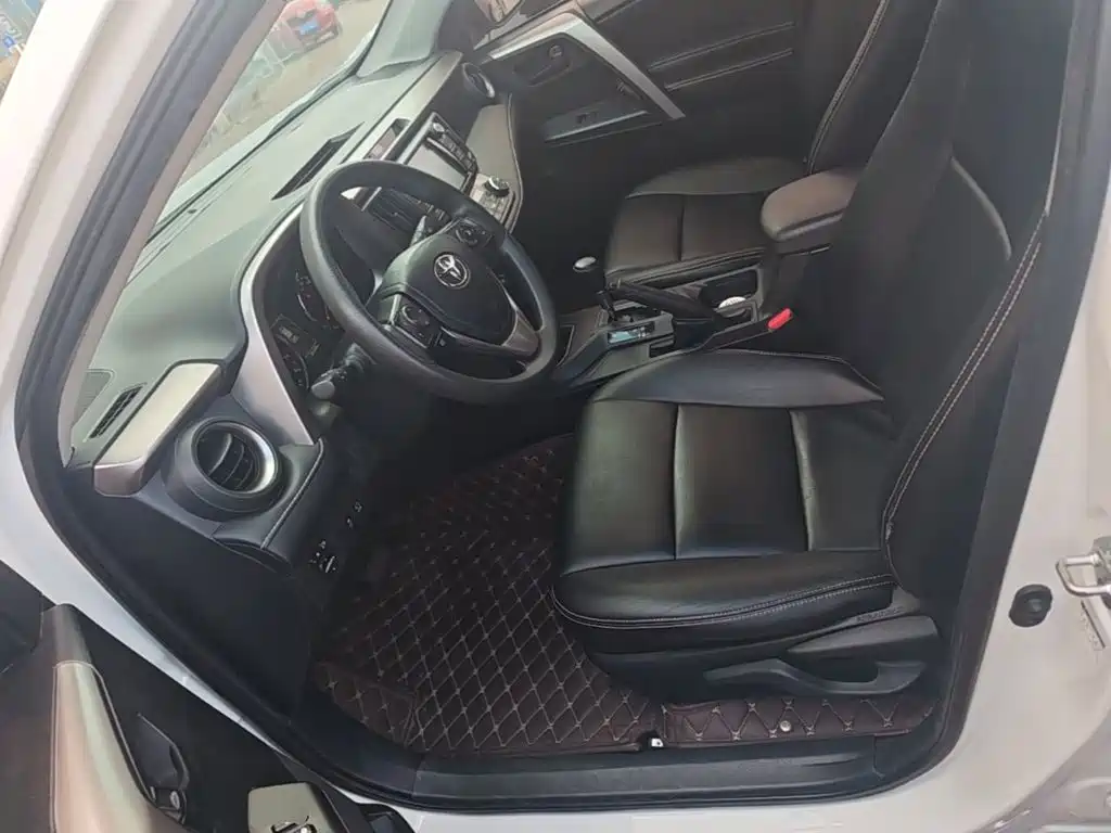 Toyota RAV4 — миниатюра 15