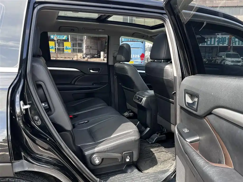 Toyota Highlander — миниатюра 15