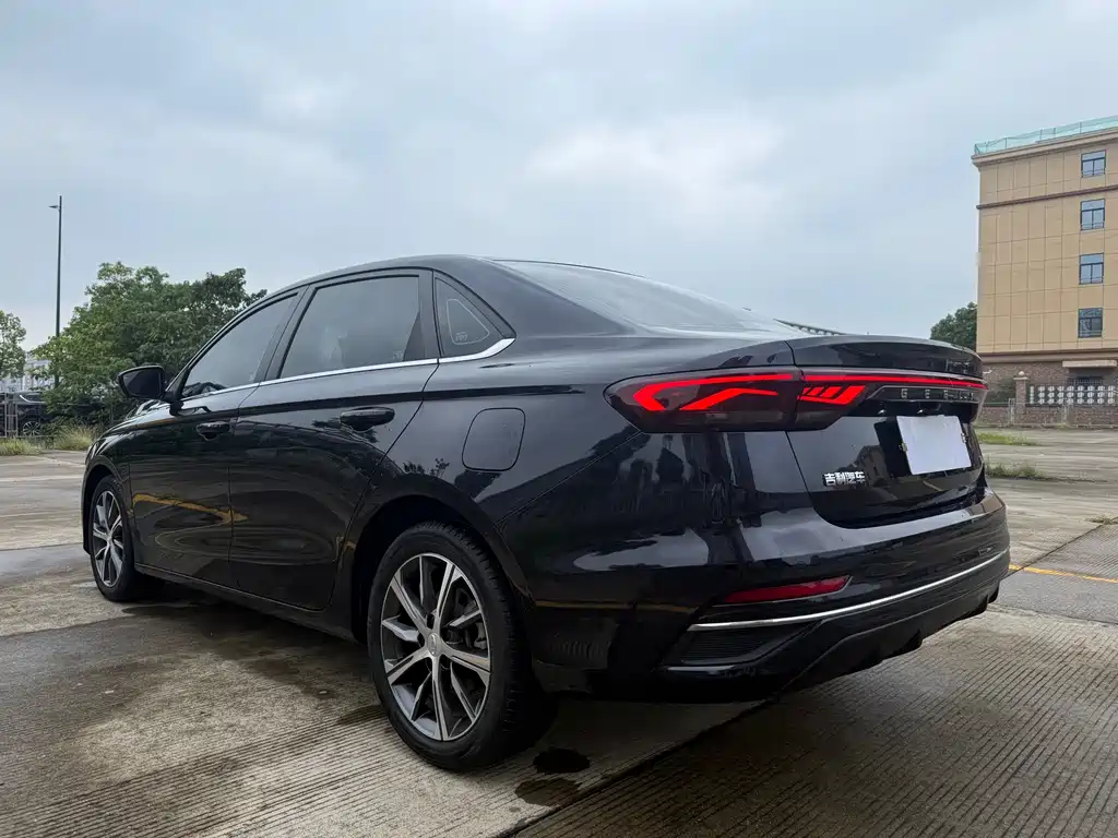Geely Emgrand — миниатюра 8