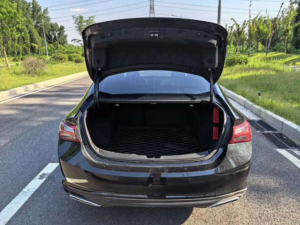 Chevrolet Malibu XL — миниатюра 18