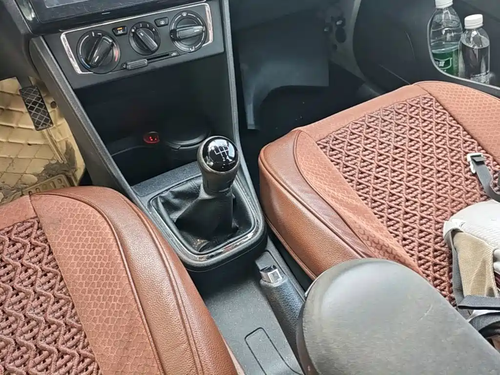 Volkswagen Jetta — миниатюра 14