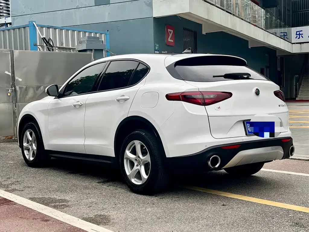 Alfa Romeo Stelvio — миниатюра 15