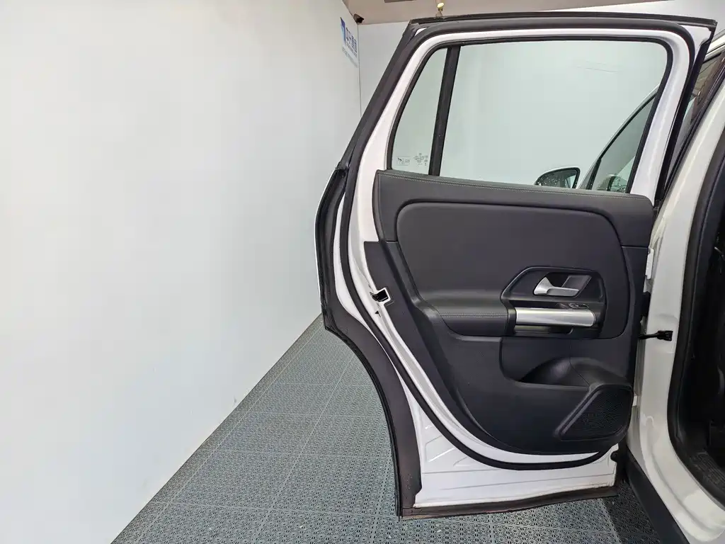Mercedes-Benz GLA — миниатюра 14