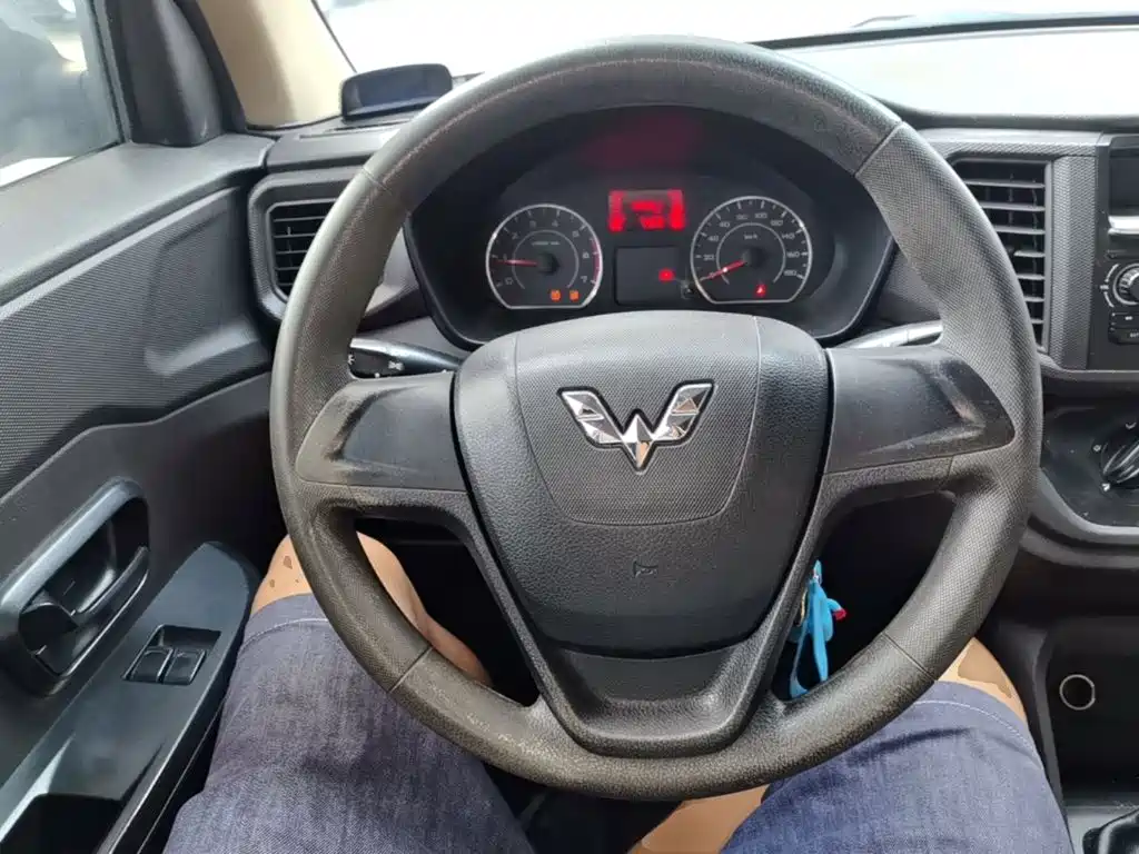 Wuling Hongguang V — миниатюра 11