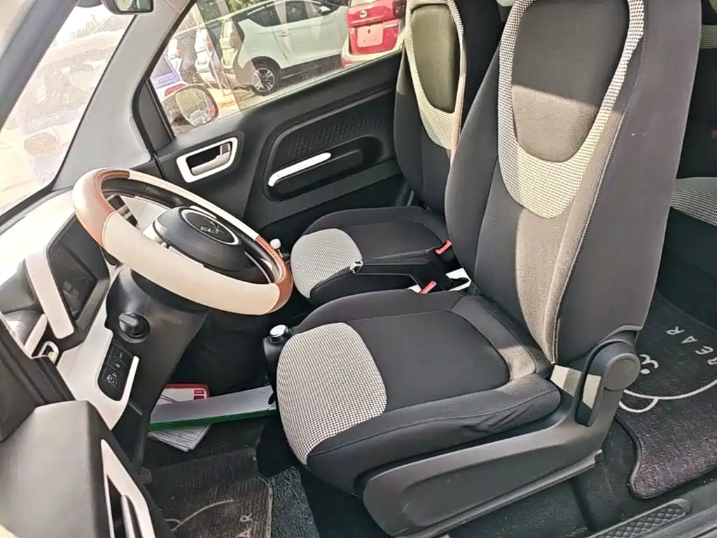 Wuling MINIEV — миниатюра 15