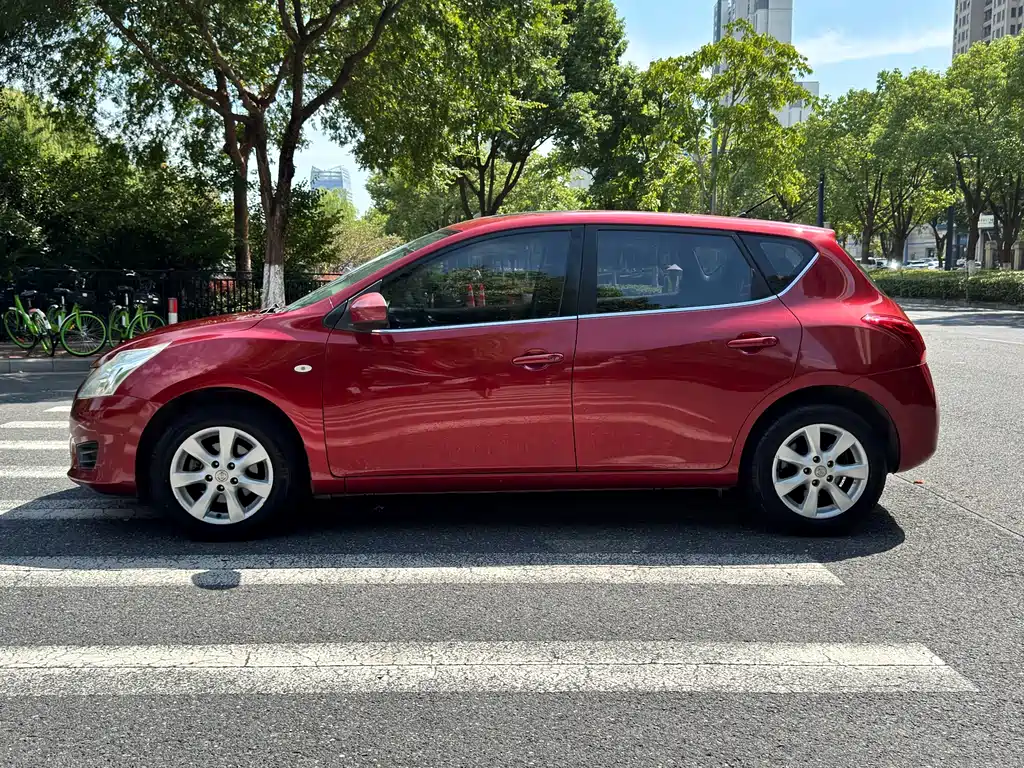 Nissan Tiida — миниатюра 4