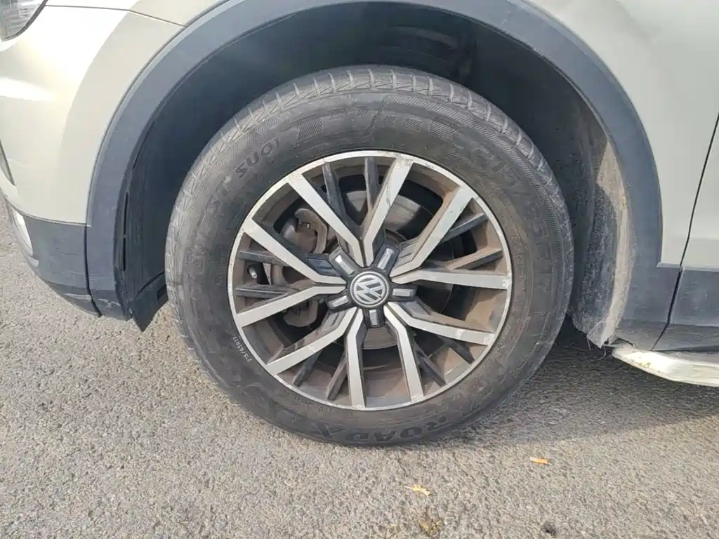 Volkswagen Tiguan L — миниатюра 23