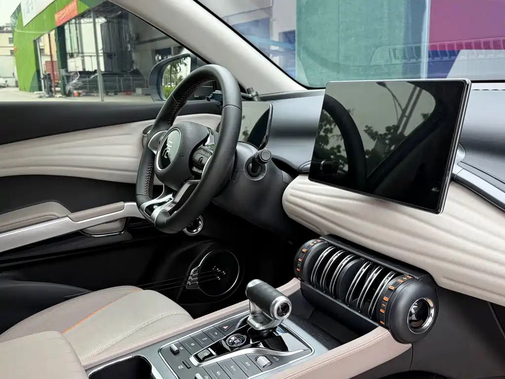 BYD Yuan Plus — миниатюра 14
