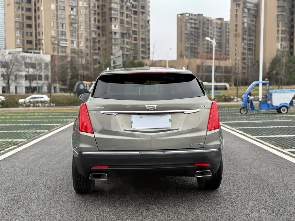 CADILLAC XT5