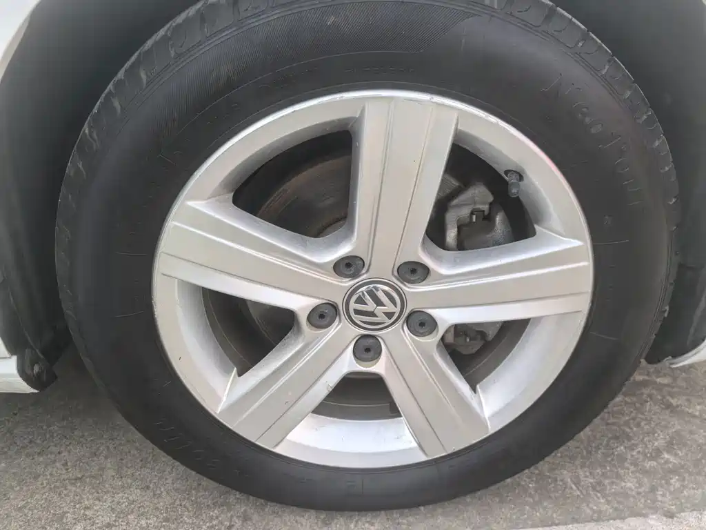 Volkswagen Golf — миниатюра 30