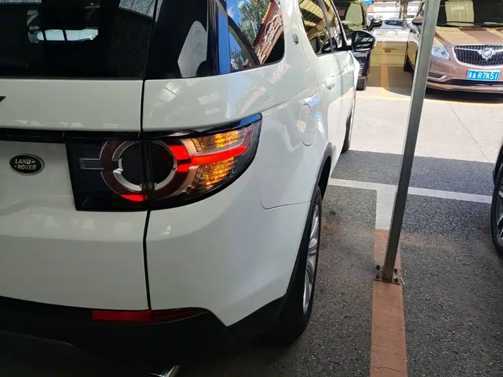 Land Rover Discovery Sport — миниатюра 8