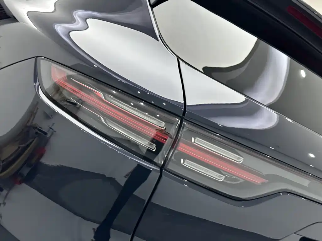 Porsche Cayenne — миниатюра 19