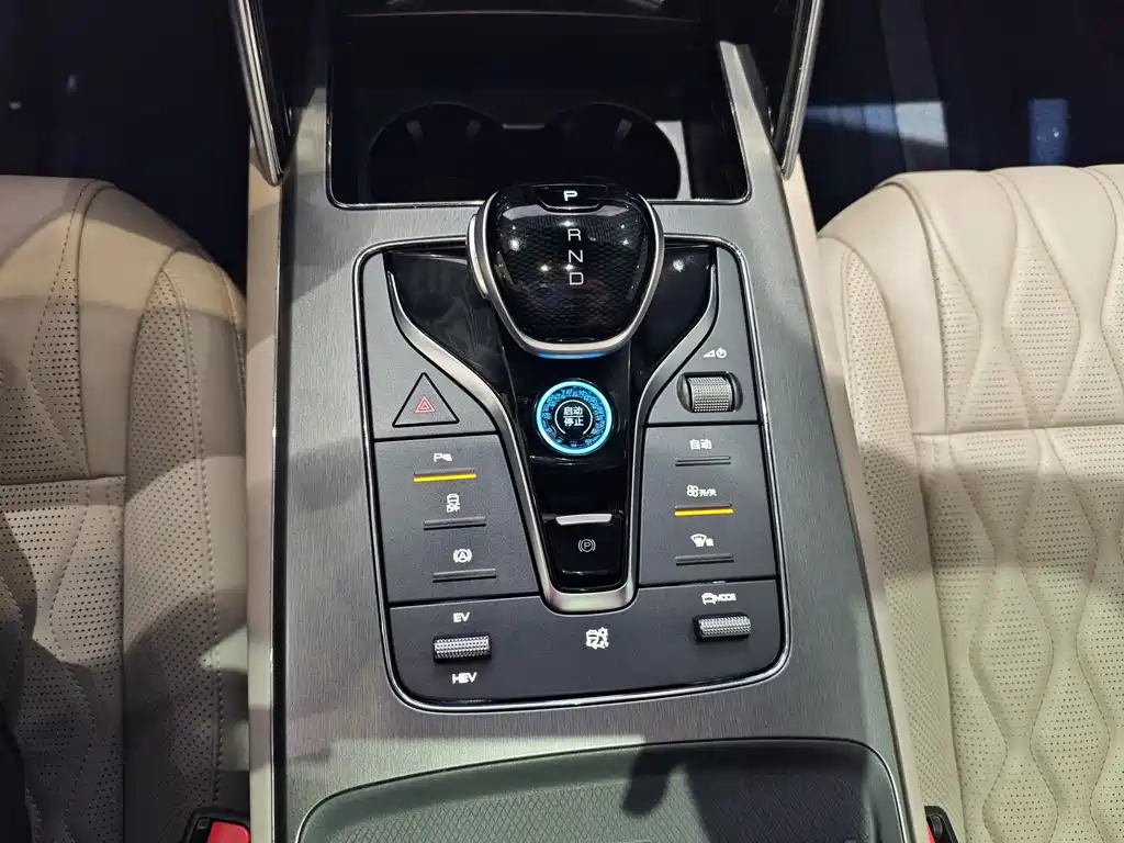 BYD Tang New Energy — миниатюра 15