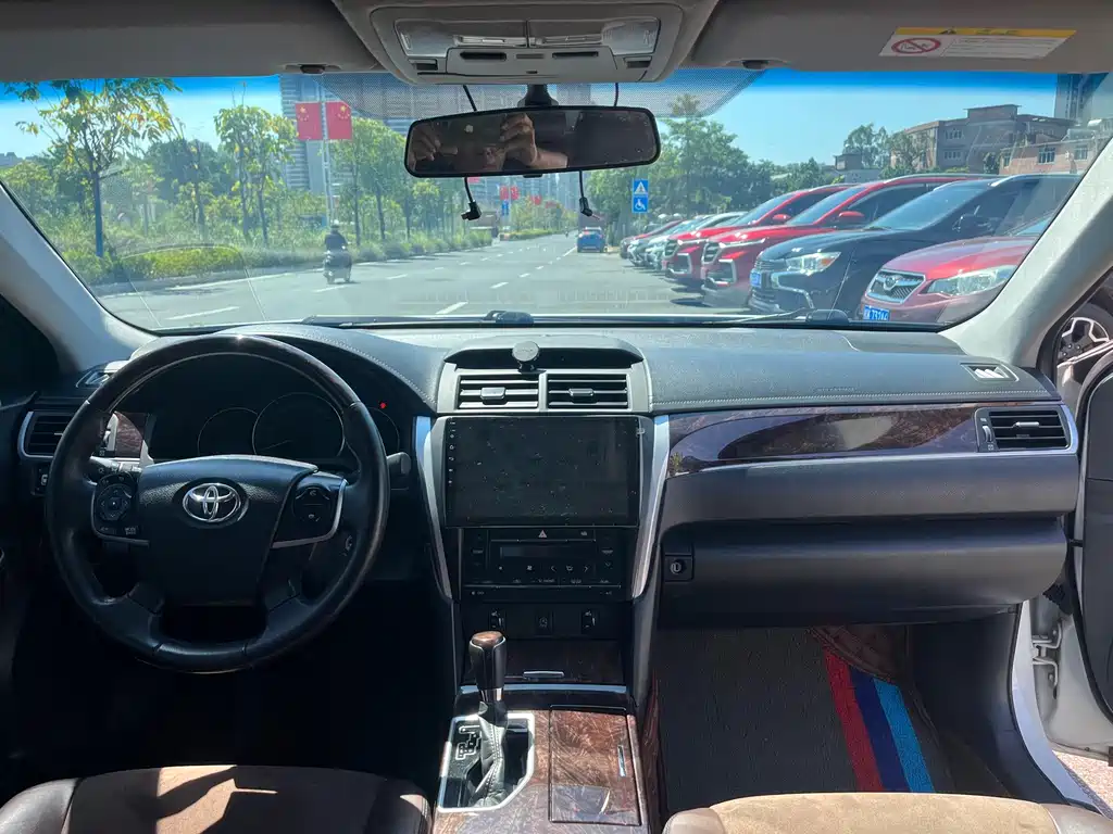 Toyota Camry — миниатюра 9