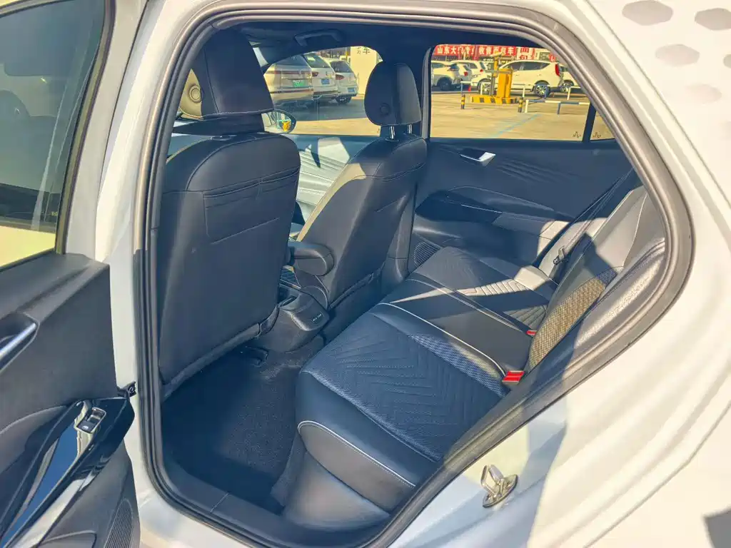 Volkswagen ID.3 — миниатюра 6