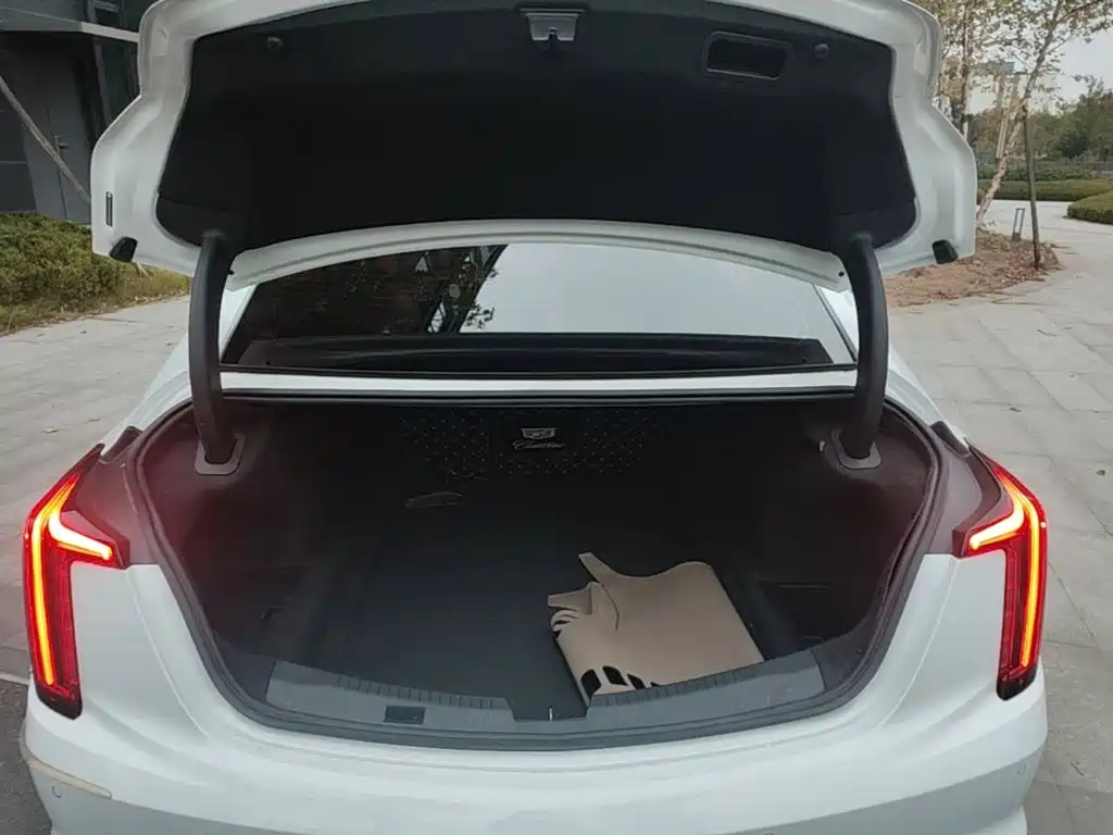 Cadillac CT5 — миниатюра 15