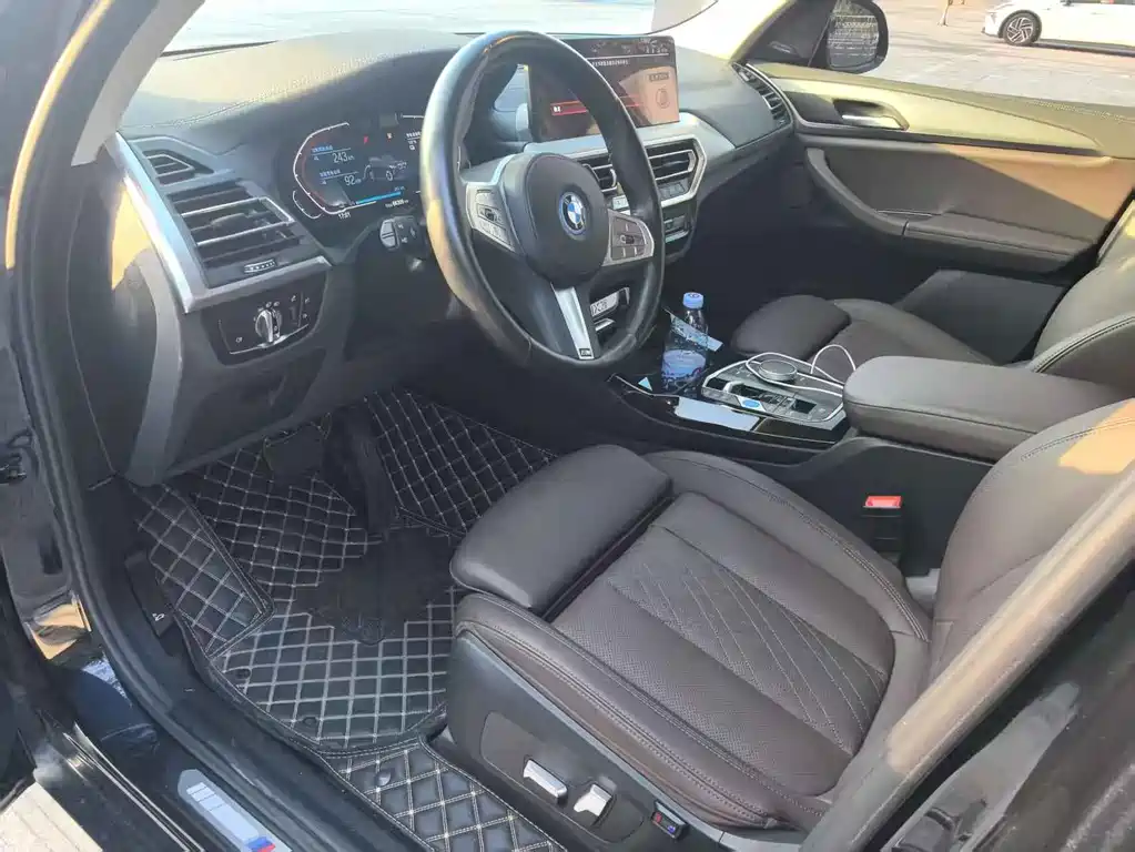 BMW iX3 — миниатюра 7