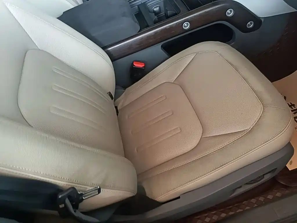 Land Rover Defender — миниатюра 25