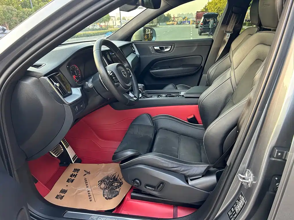 Volvo XC60 — миниатюра 6