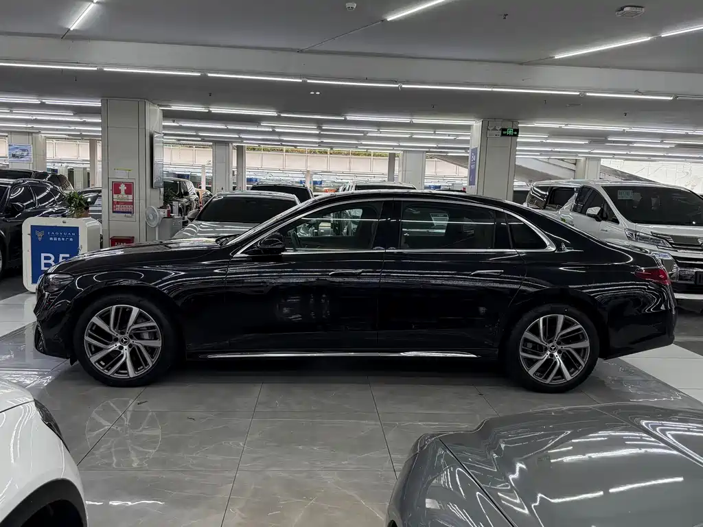 Mercedes-Benz E-Class — миниатюра 3