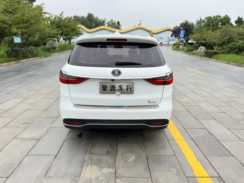 BYD MAX — миниатюра 6