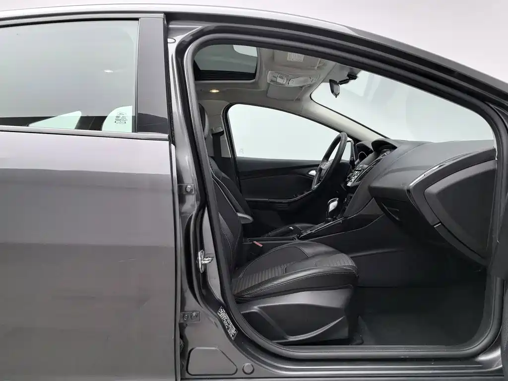 Ford Focus — миниатюра 23