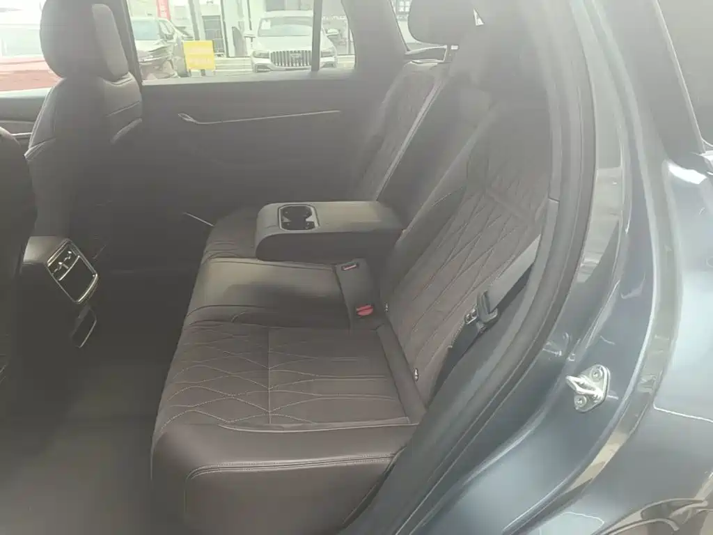 Geely Xingyue L — миниатюра 17