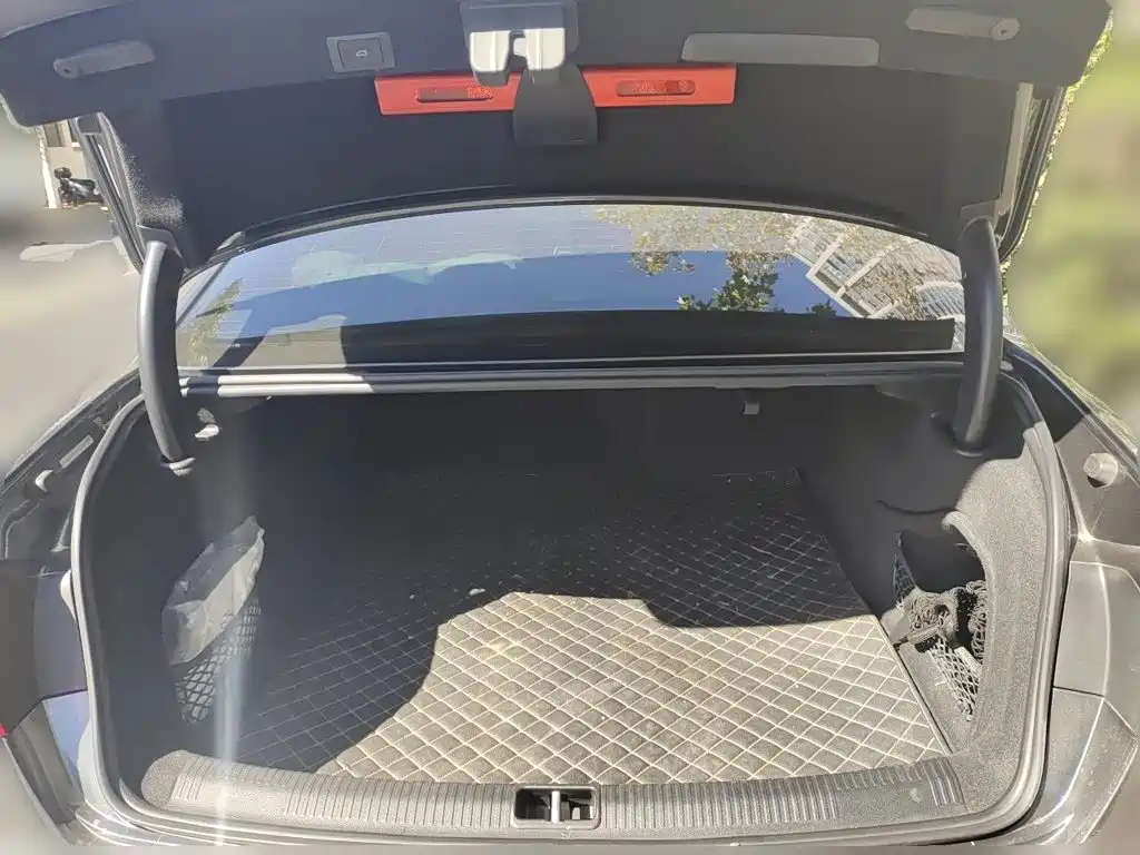 Audi A4L — миниатюра 15