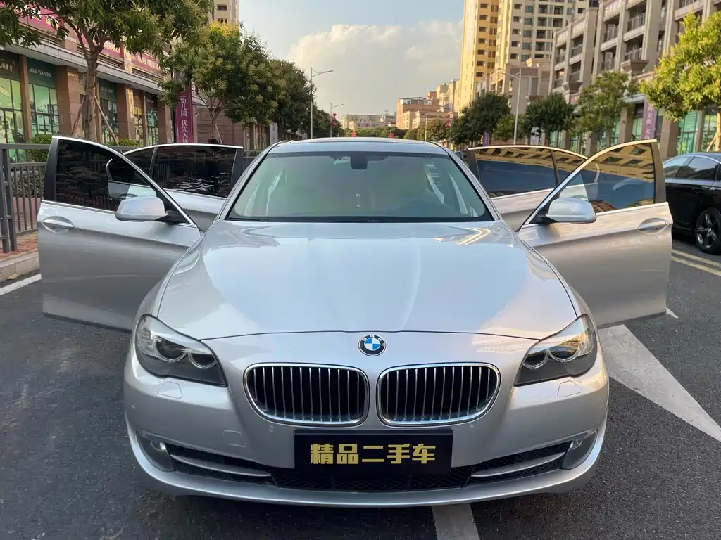 BMW 5 Series — миниатюра 9