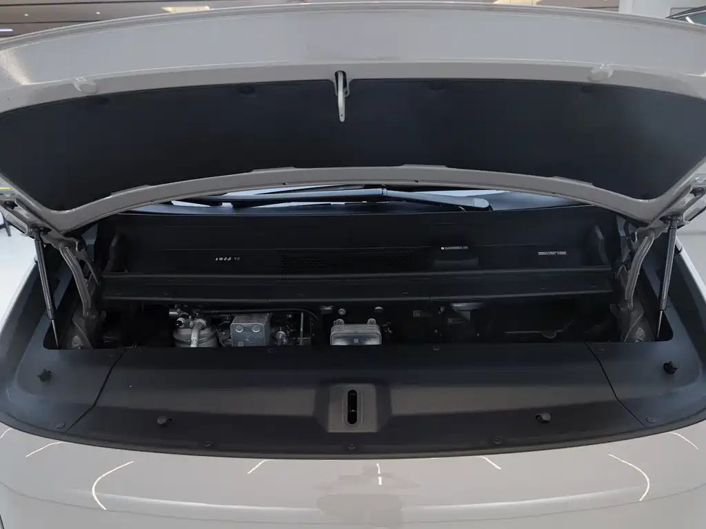 Li Auto Li MEGA — миниатюра 22