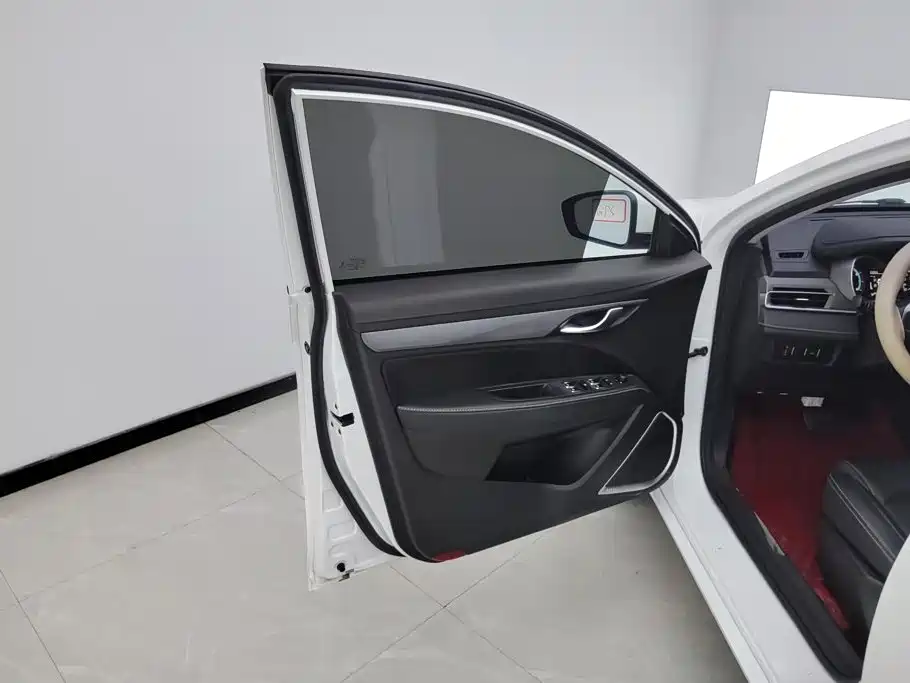 Geely Emgrand — миниатюра 7