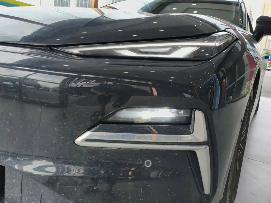 Geely Galaxy Galaxy 8 8 2025 130km EM-i Premium